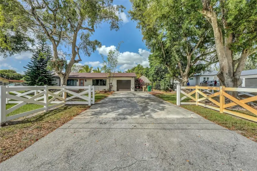 Picture of 14291 SW 24Th St, Davie FL 33325