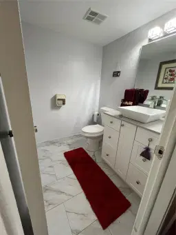 Picture of 16 Spinning Wheel Ln 16, Tamarac, FL 33319