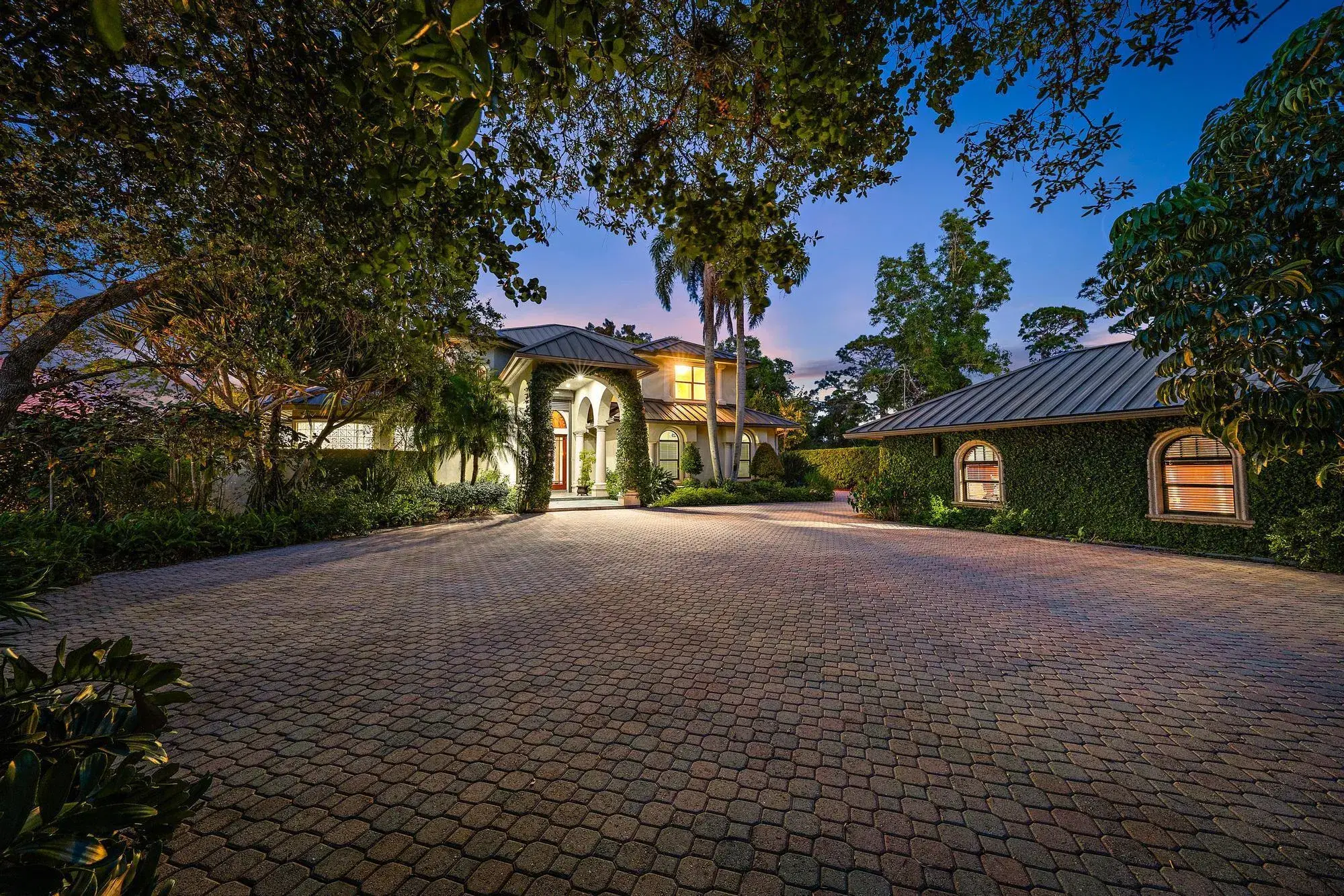 Picture of 18907 SE Loxahatchee River Road, Jupiter, FL 33458