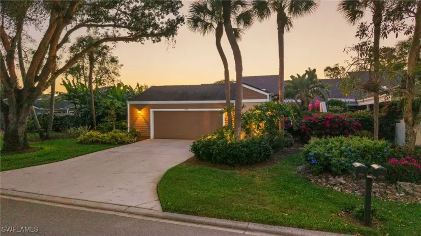 Picture of 397 Edgemere Way N 11, Naples FL 34105