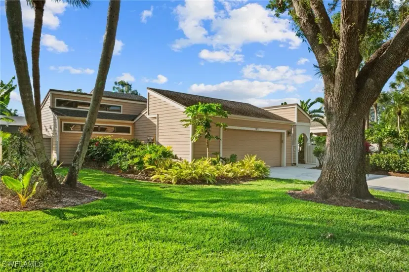 Picture of 397 Edgemere Way N 11, Naples FL 34105