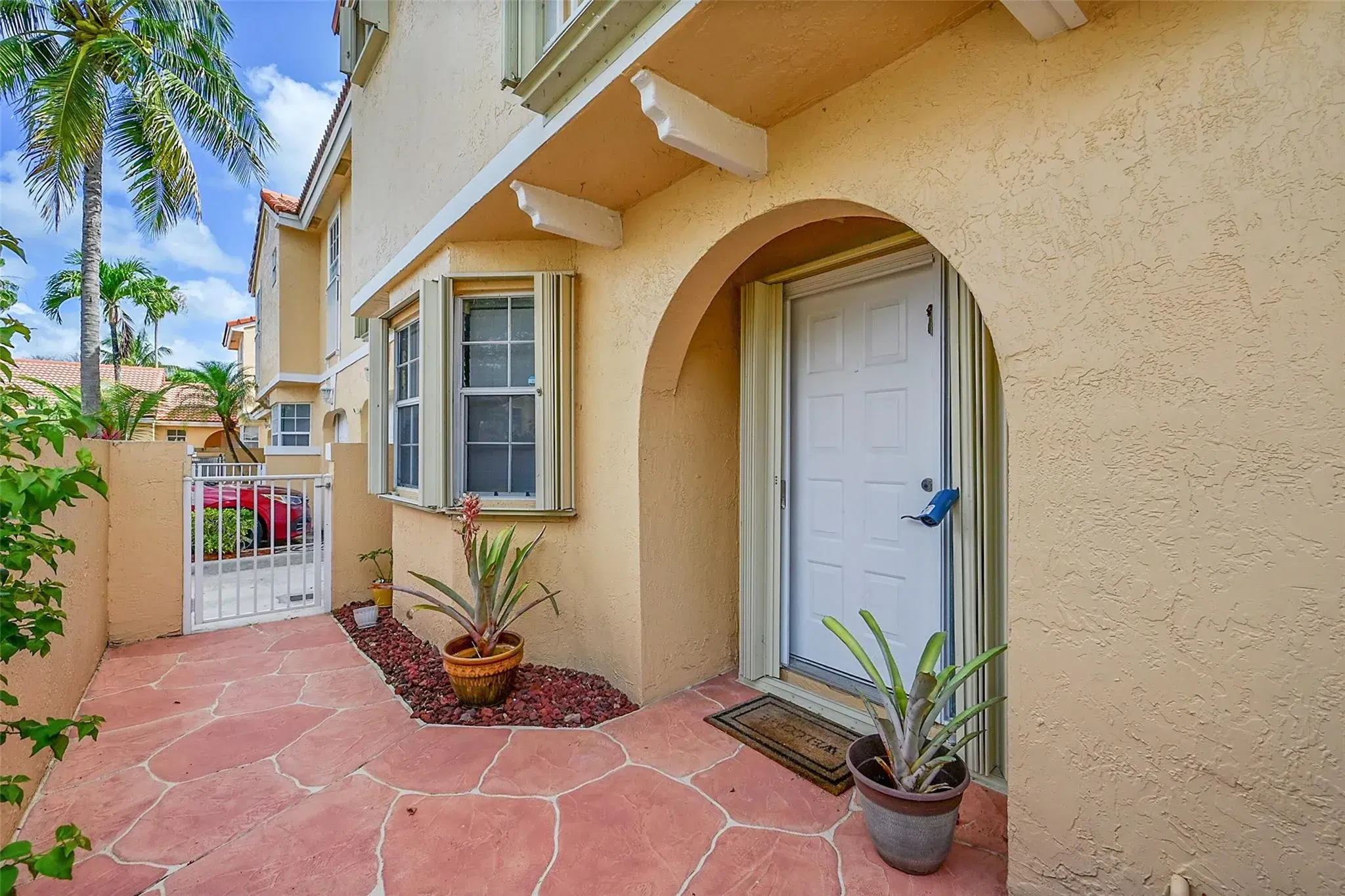 Picture of 11353 Lakeview Dr 5, Coral Springs, FL 33071