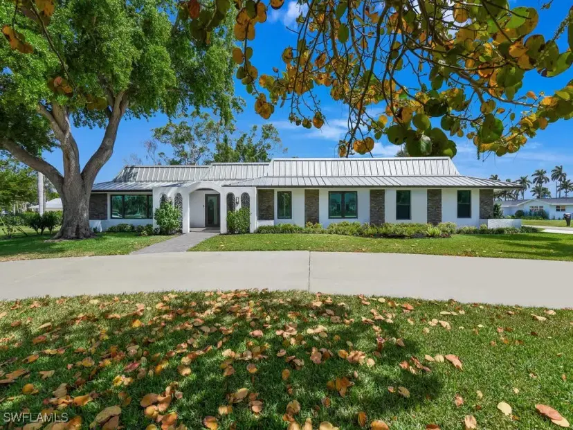 Picture of 6923 Old Whiskey Creek Dr, Fort Myers FL 33919