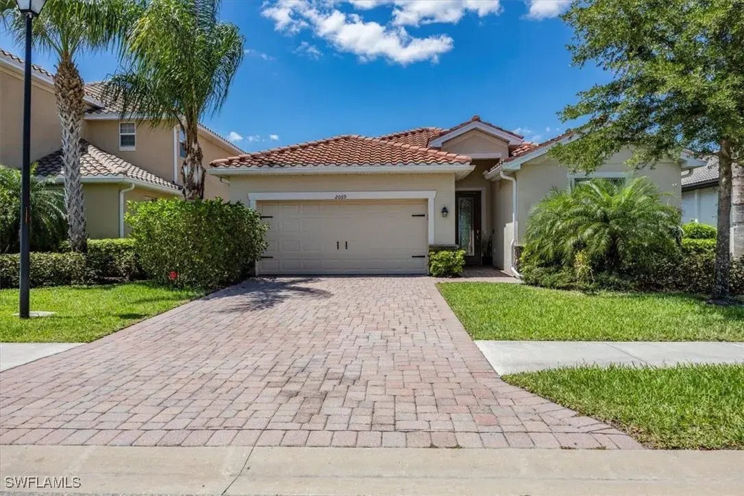 Picture of 2069 Hamlin St, Naples, FL 34120