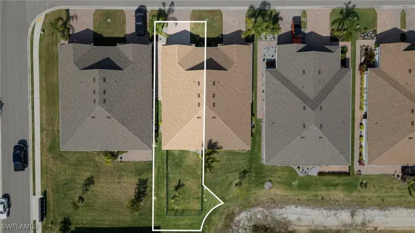 Picture of 20018 Fiddlewood Ave, North Fort Myers FL 33917