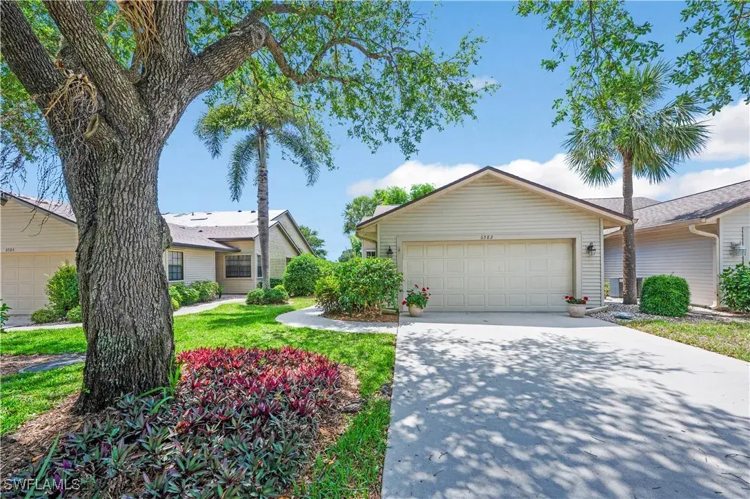 Picture of 6582 Ilex Cir, Naples, FL 34109