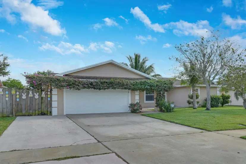 Picture of 5350 N Sandhurst Circle N, Lake Worth FL 33463