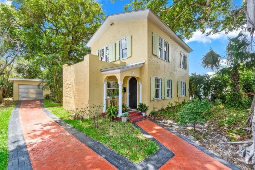 Picture of 924 Almeria Road, West Palm Beach FL 33405