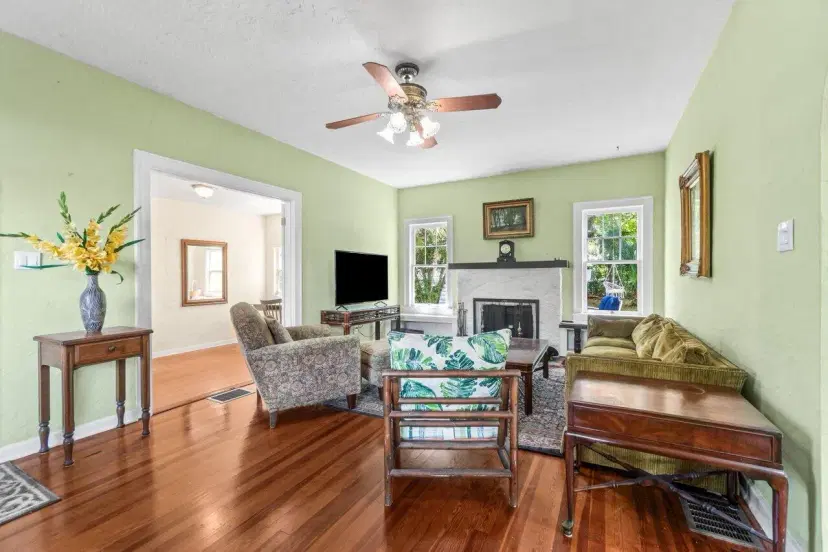 Picture of 924 Almeria Road, West Palm Beach FL 33405