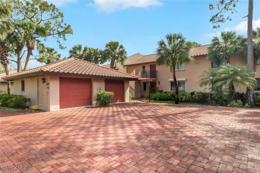 Picture of 3207 Horse Carriage Way 406, Naples FL 34105
