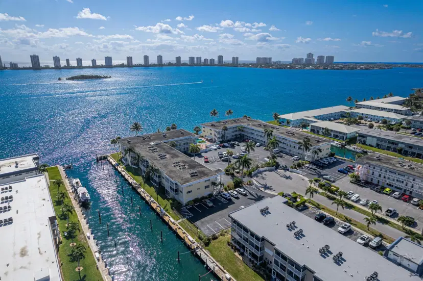 Picture of 101 Doolen Court 105, North Palm Beach FL 33408