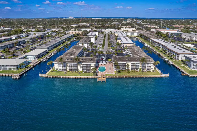 Picture of 101 Doolen Court 105, North Palm Beach FL 33408