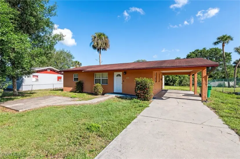 Picture of 702 Breezewood Dr, Immokalee FL 34142