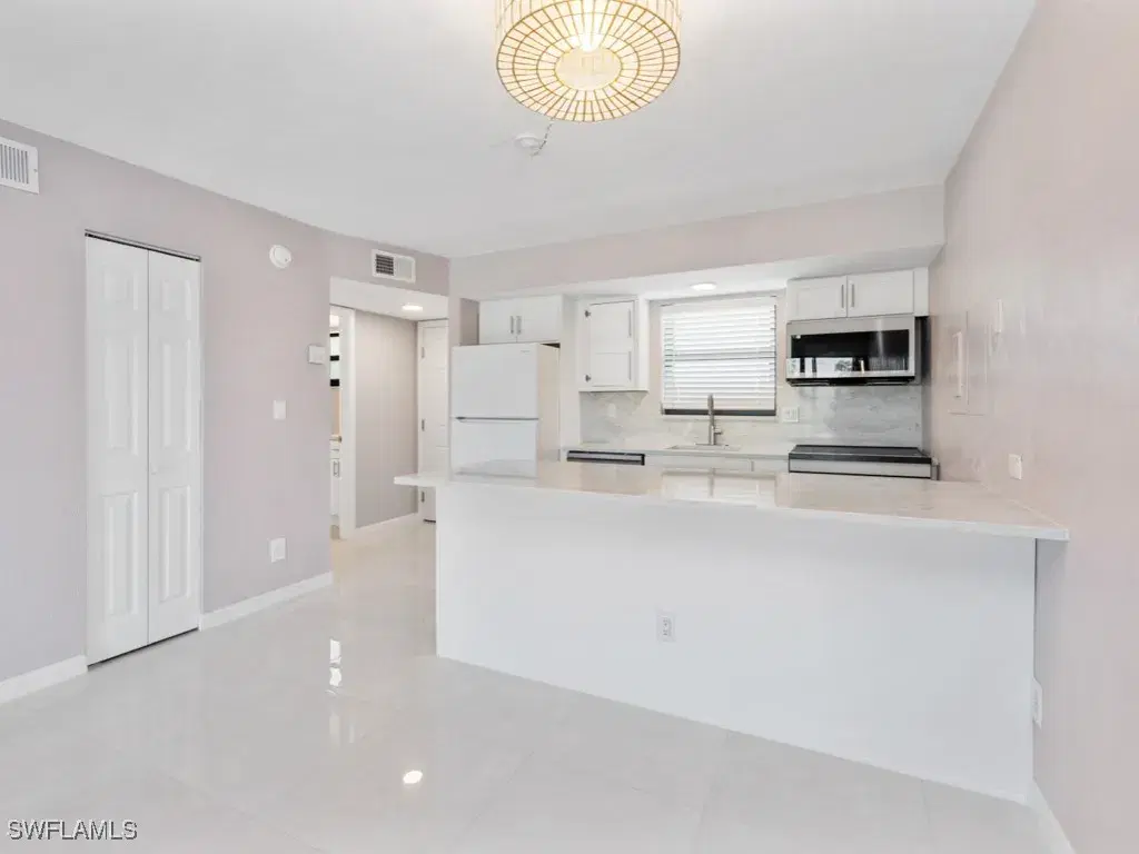 Picture of 1024 Anglers Cv C208, Marco Island, FL 34145