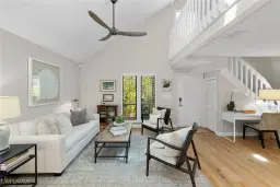 Picture of 1261 Solana Rd F4, Naples, FL 34103