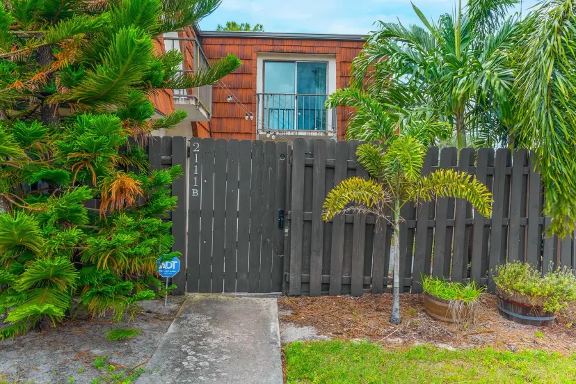 Picture of 2111 White Pine Circle B, Greenacres FL 33415