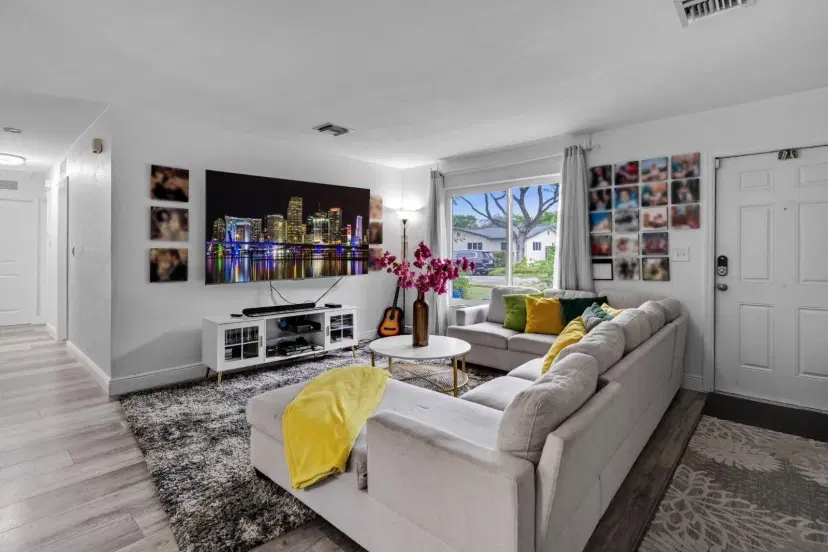 Picture of 315 S 57Th Ave, Hollywood FL 33023