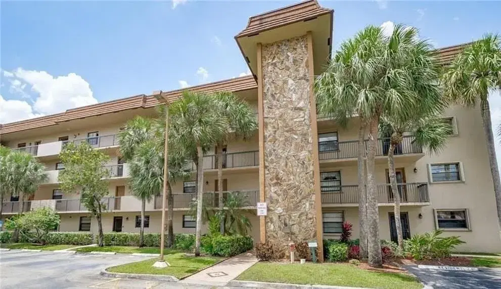 Picture of 4940 E Sabal Palm Blvd 408, Tamarac, FL 33319