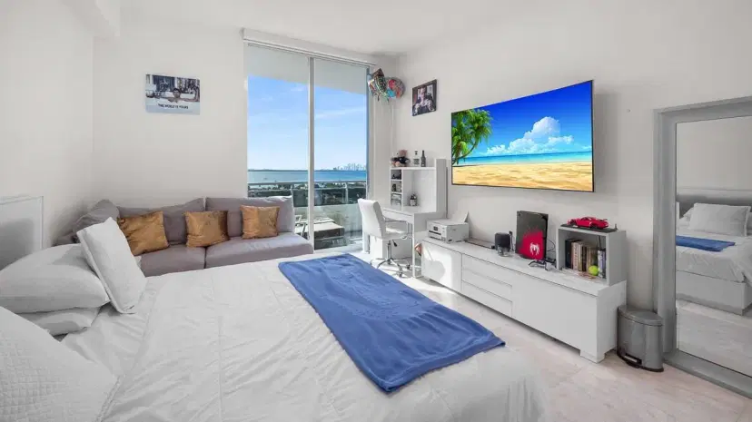 Picture of 7901 Hispanola Ave 908, North Bay Village FL 33141