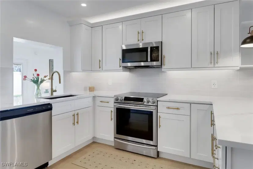 Picture of 4523 Fluvia Ave, Naples FL 34103