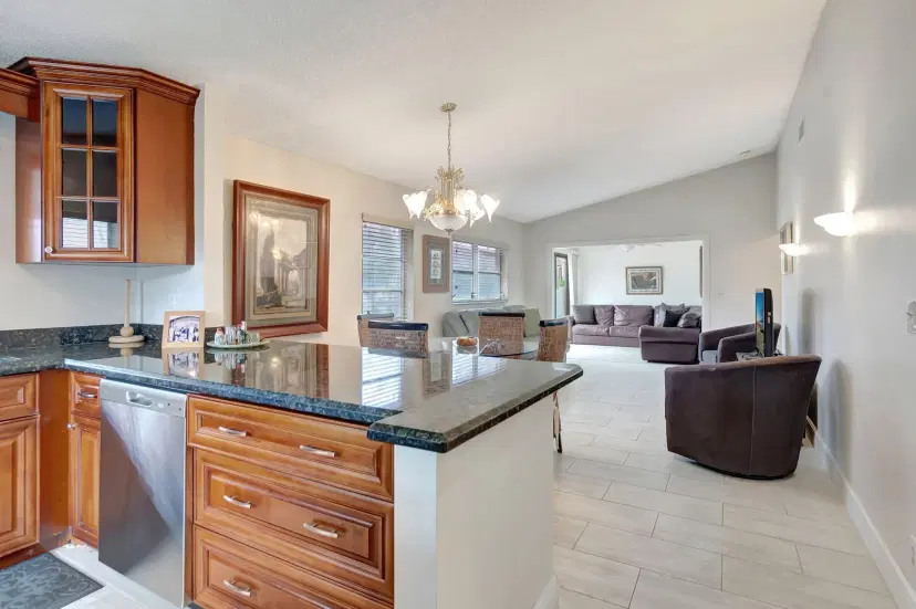 Picture of 8081 Springtree Road C, Boca Raton FL 33496