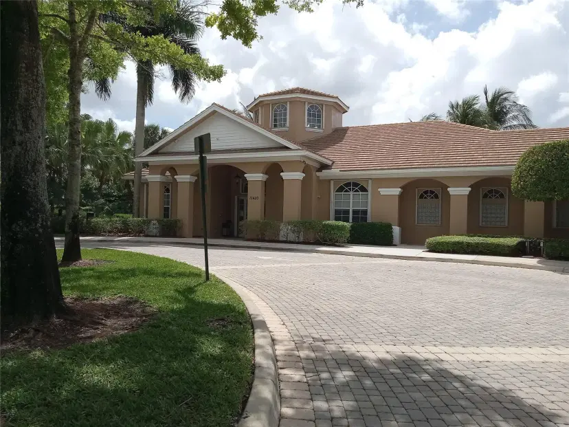 Picture of 260 Berenger Walk, Royal Palm Beach FL 33414
