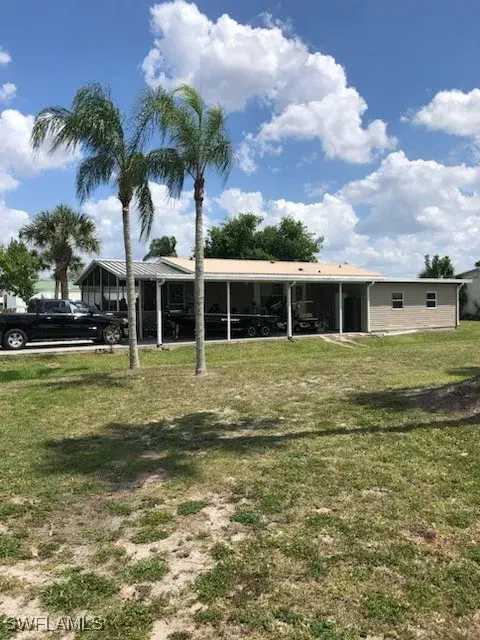Picture of 814 Yacht Club Way Nw, Moore Haven FL 33471