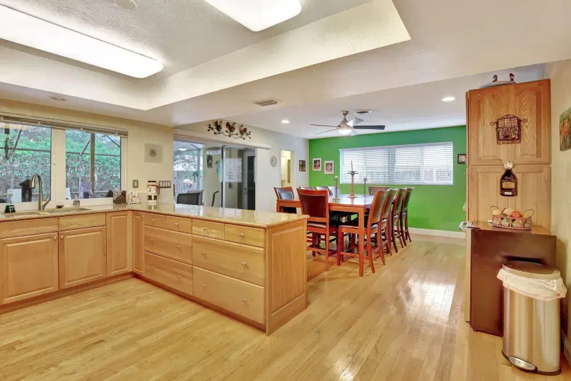 Picture of 321 El Dorado Pkwy, Plantation FL 33317