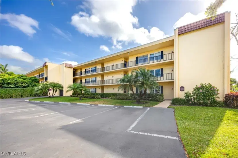 Picture of 1085 Forest Lakes Dr 8108, Naples FL 34105