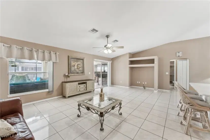 Picture of 925 NE 4Th Ave, Cape Coral FL 33909