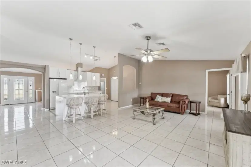 Picture of 925 NE 4Th Ave, Cape Coral FL 33909