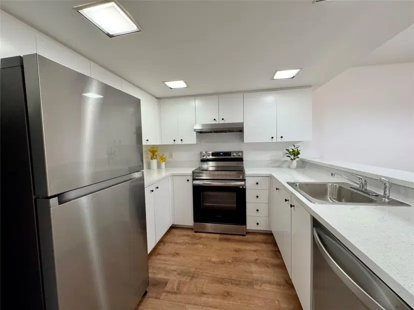 Picture of 4428 SW 70Th Ter 4428, Davie FL 33314