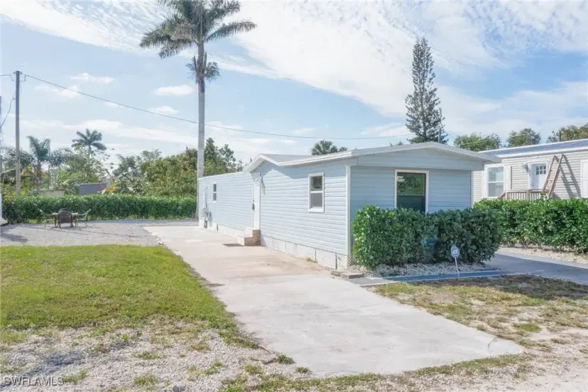Picture of 950 Auto Ranch Rd, Naples FL 34114