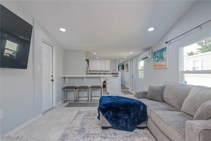 Picture of 950 Auto Ranch Rd, Naples FL 34114
