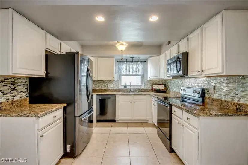 Picture of 9758 Deerfoot Dr, Fort Myers FL 33919