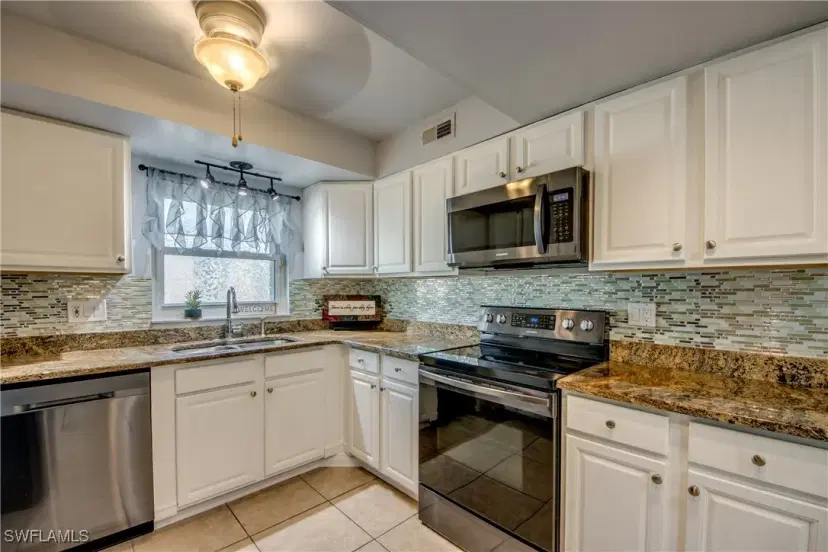 Picture of 9758 Deerfoot Dr, Fort Myers FL 33919