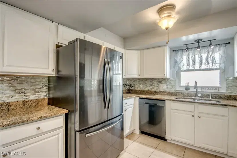 Picture of 9758 Deerfoot Dr, Fort Myers FL 33919
