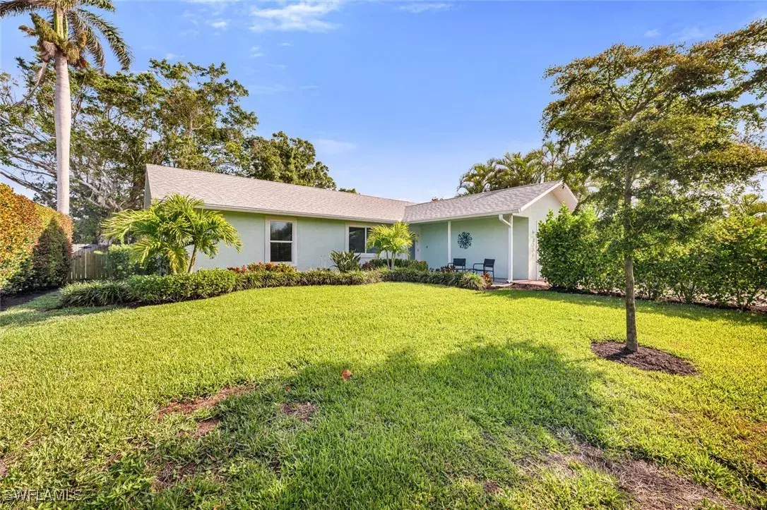 Picture of 1255 Illinois Dr, Naples, FL 34103