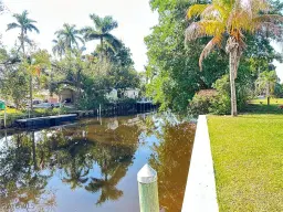 Picture of 25 Estate Dr, North Fort Myers, FL 33917