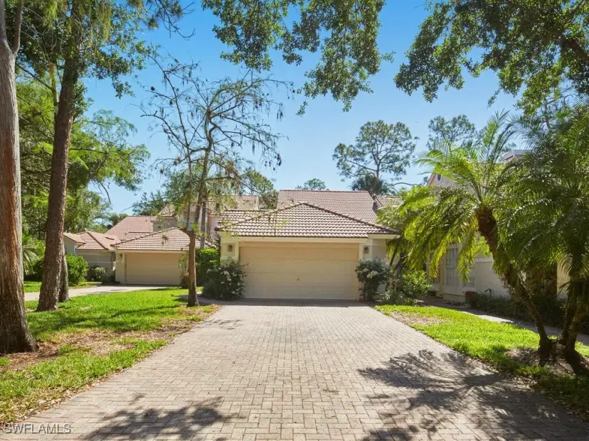 Picture of 114 Amblewood Ln 9-903, Naples FL 34105