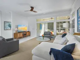 Picture of 114 Amblewood Ln 9-903, Naples, FL 34105