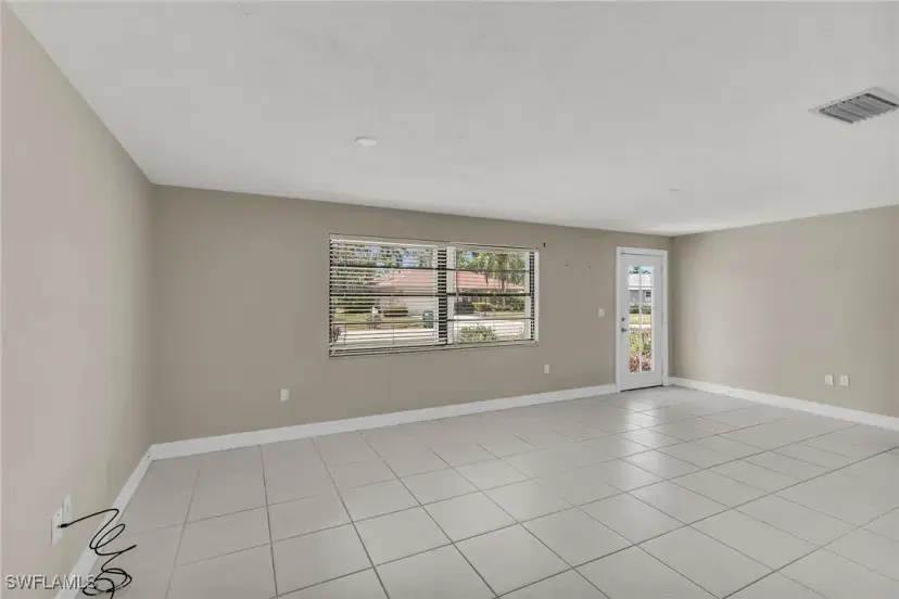 Picture of 112 Blue Ridge Dr 55, Naples FL 34112