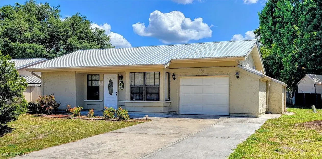 Picture of 2041 Schooner Dr, Labelle, FL 33935