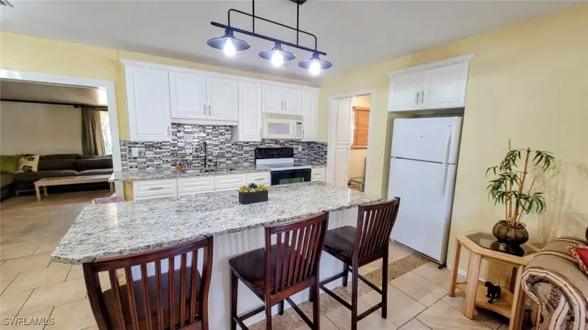 Picture of 2041 Schooner Dr, Labelle FL 33935