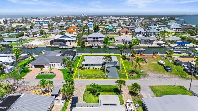 Picture of 185 Ibis St, Fort Myers Beach FL 33931