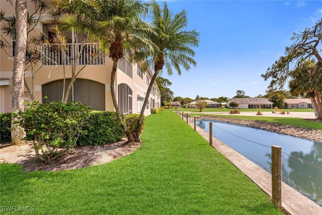 Picture of 1090 Woodshire Ln F206, Naples, FL 34105