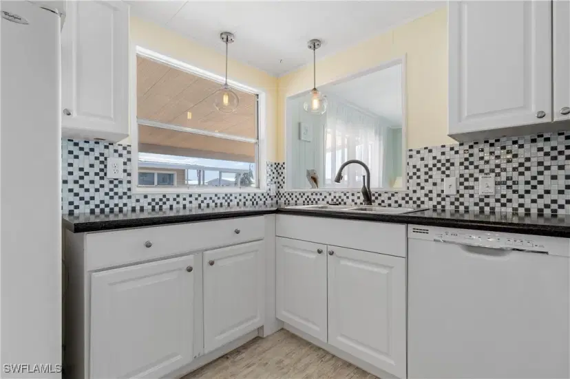 Picture of 3405 Rainbow Ln, North Fort Myers FL 33903