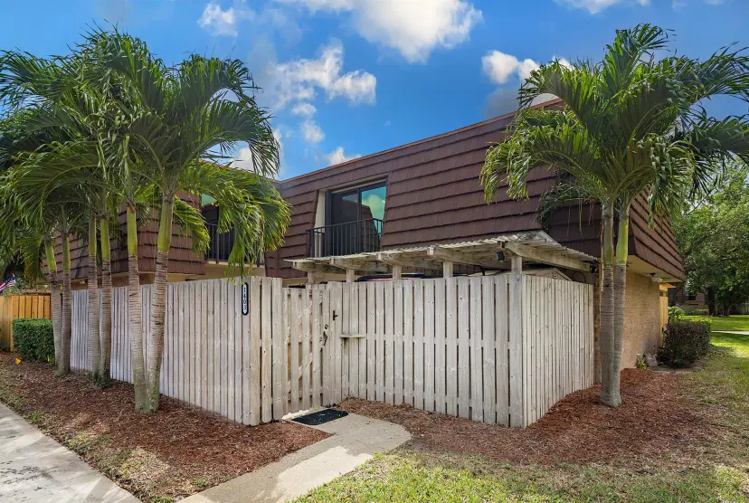 Picture of 1403 14Th Lane, Palm Beach Gardens FL 33418
