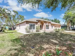 Picture of 13701 Willow Bridge Dr, North Fort Myers, FL 33903