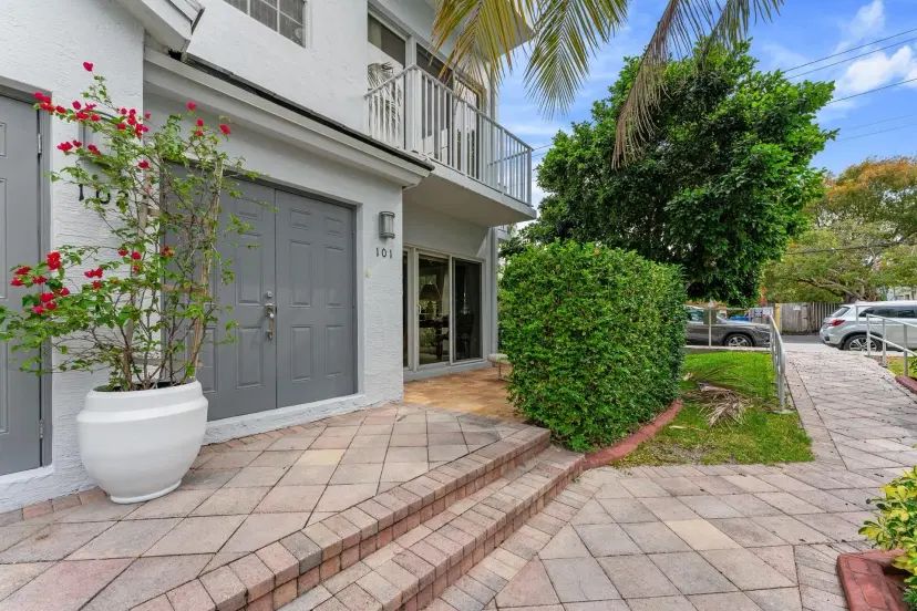 Picture of 2725 NE 8Th Ave 101, Wilton Manors FL 33334